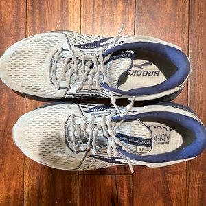 Brooks Adrenaline size 8